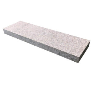 Rød bordursten i granit